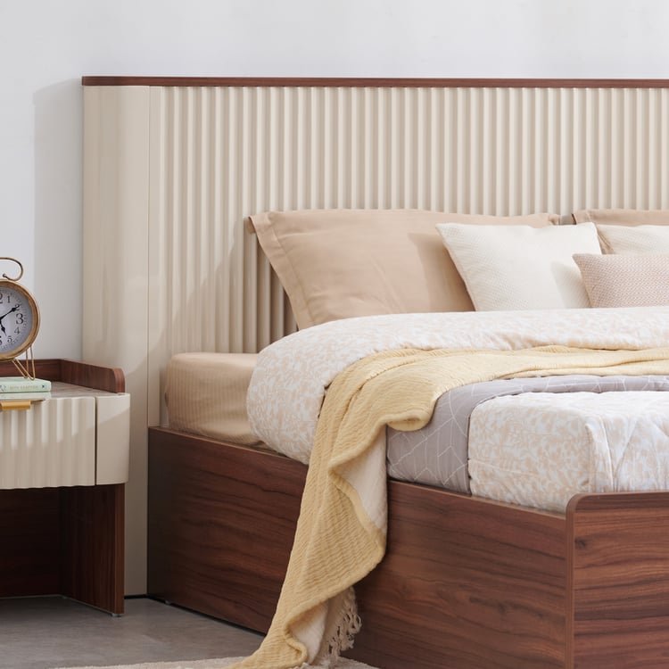 Indianiit- Furniture